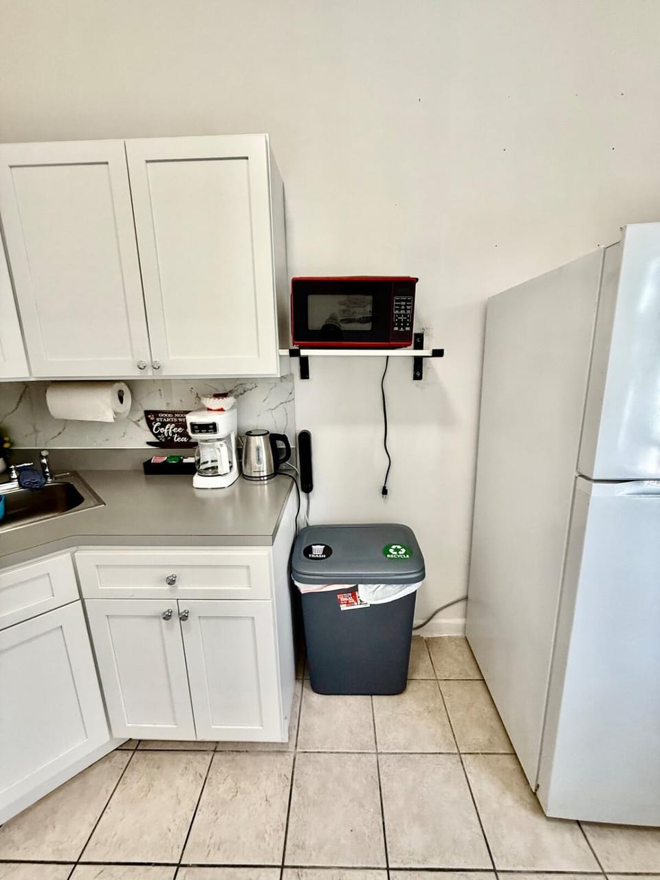 Coffee/tea facilities, Kitchen or kitchenette, microwave, toaster