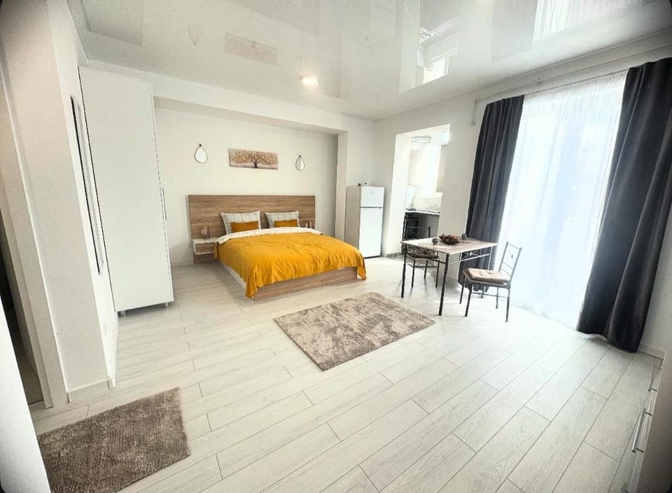 Estrella Studio- Mihai Bravu Apartment in Bucharest
