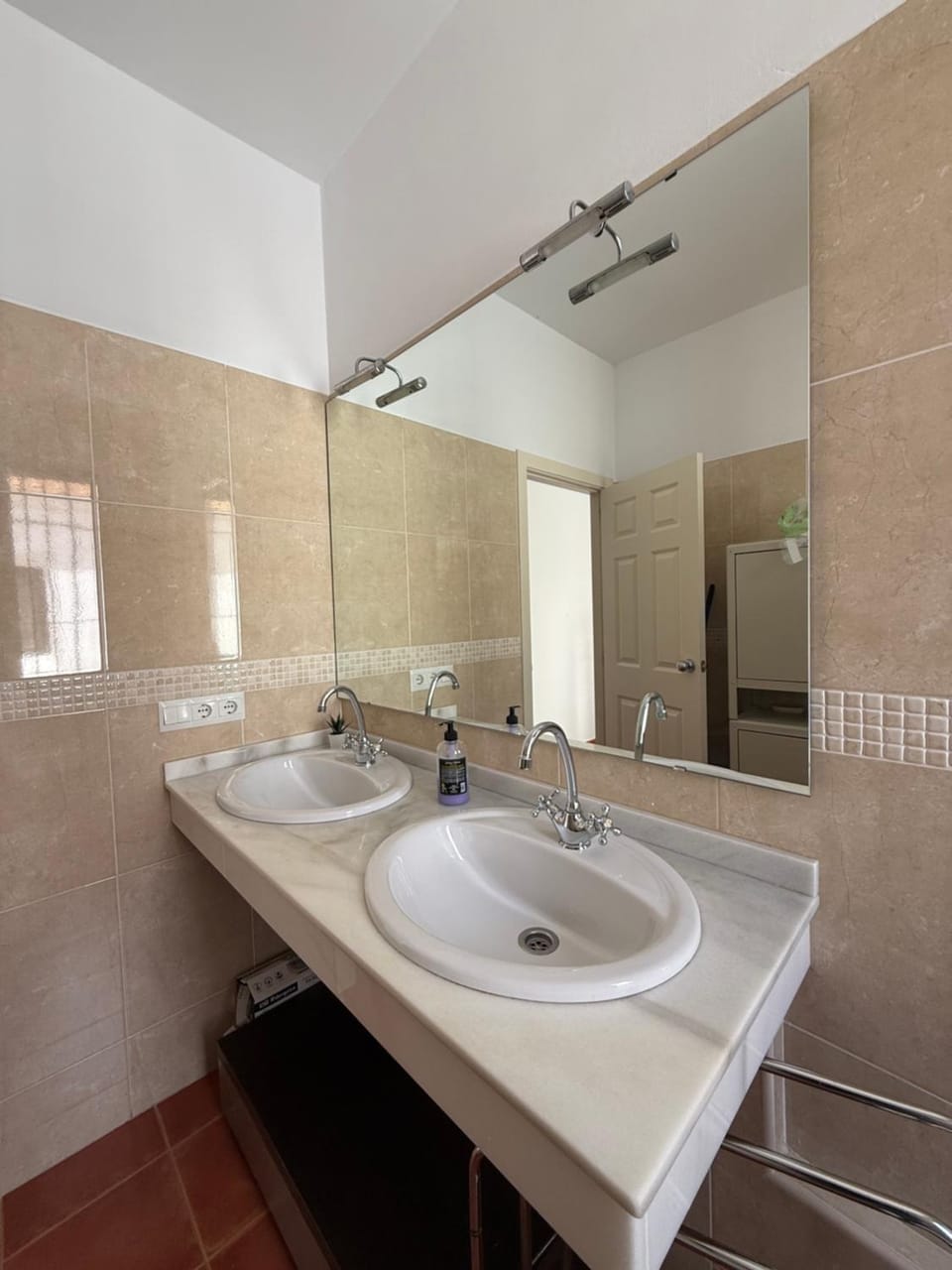 #1 HABITACIÓN DOBLE con baño compartido SEVILLA DELUXE LOS ROSALES Vacation rental in Sierra Norte de Sevilla