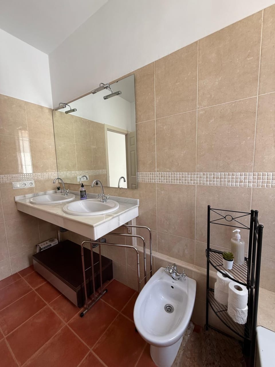 #1 HABITACIÓN DOBLE con baño compartido SEVILLA DELUXE LOS ROSALES Vacation rental in Sierra Norte de Sevilla