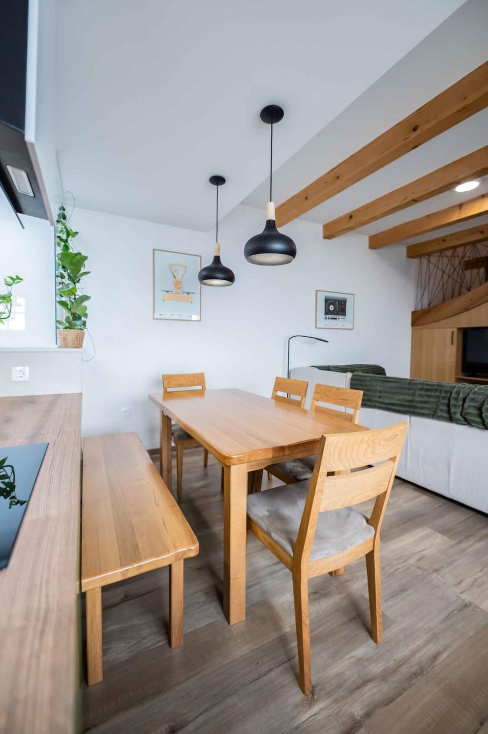 Seating area, Dining area