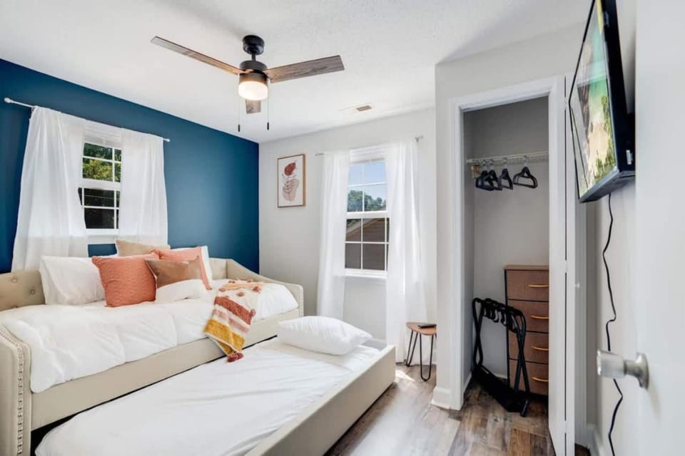 Cozy Oasis of Downtown Clarksville House in Clarksville