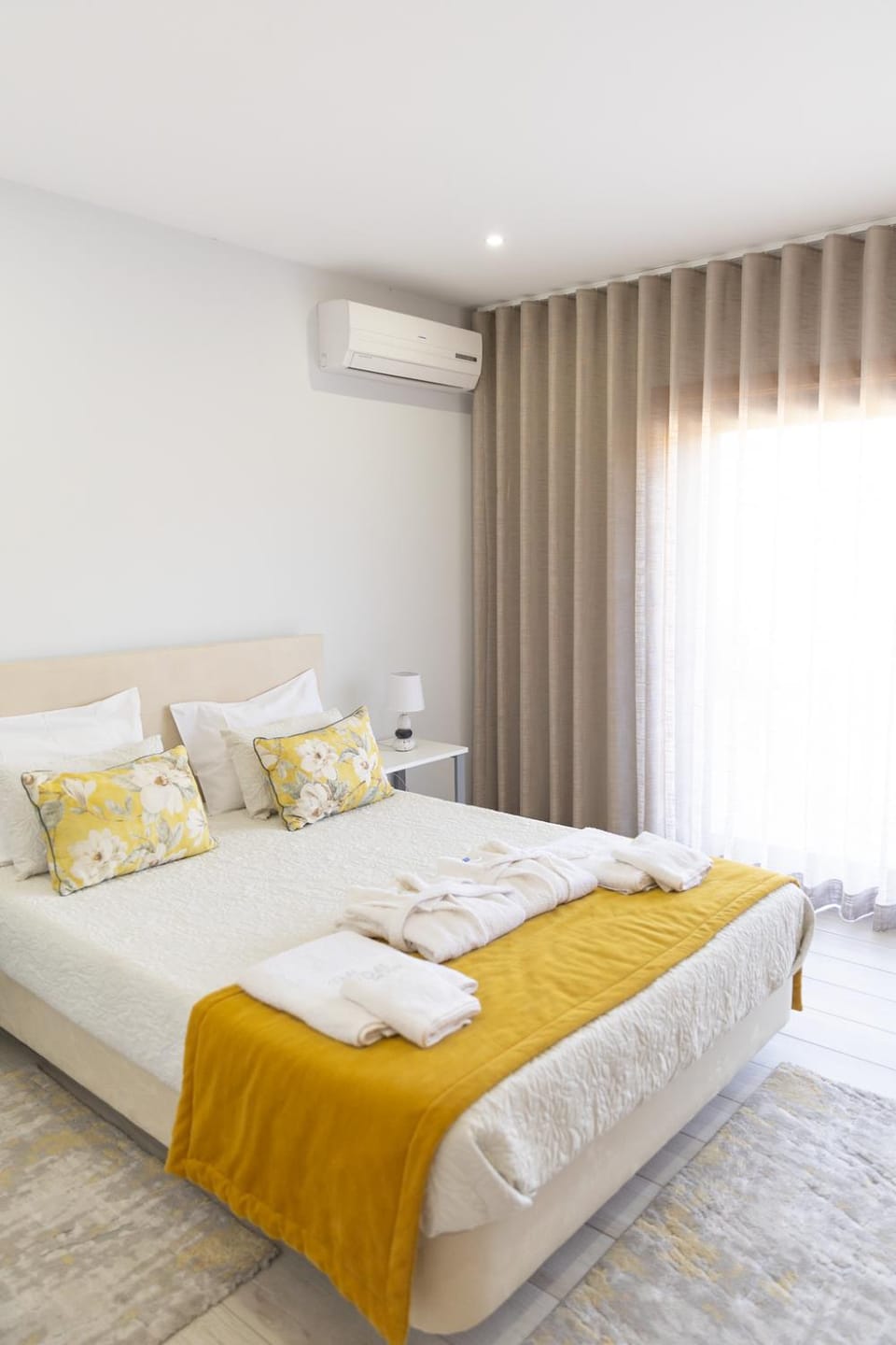 Bed, Photo of the whole room, Bedroom, towels, air conditioner