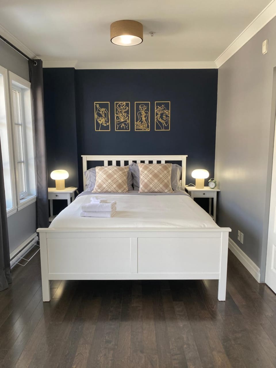 Bed, Photo of the whole room, Bedroom