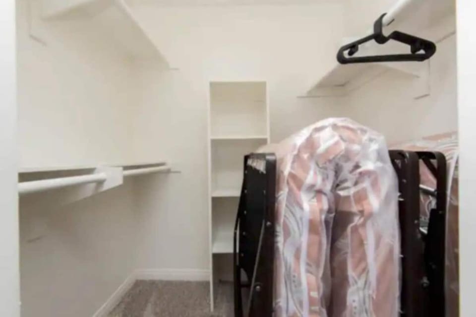 2BR Hollywood Apt Deluxe Apartment in Hollywood