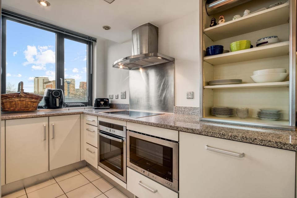 Kitchen or kitchenette, dishwasher, oven, pet friendly, stove, toaster