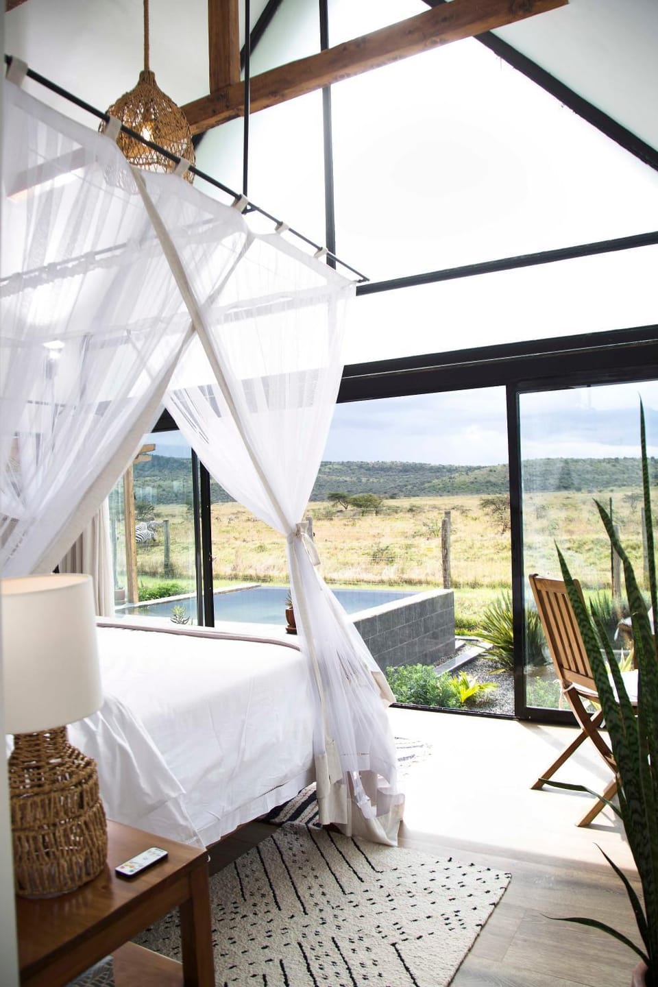 Bed, View (from property/room), Bedroom, Mountain view, Pool view