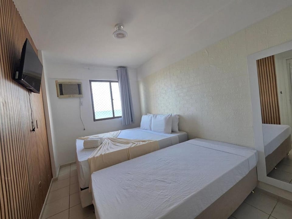 Bed, TV and multimedia, Bedroom