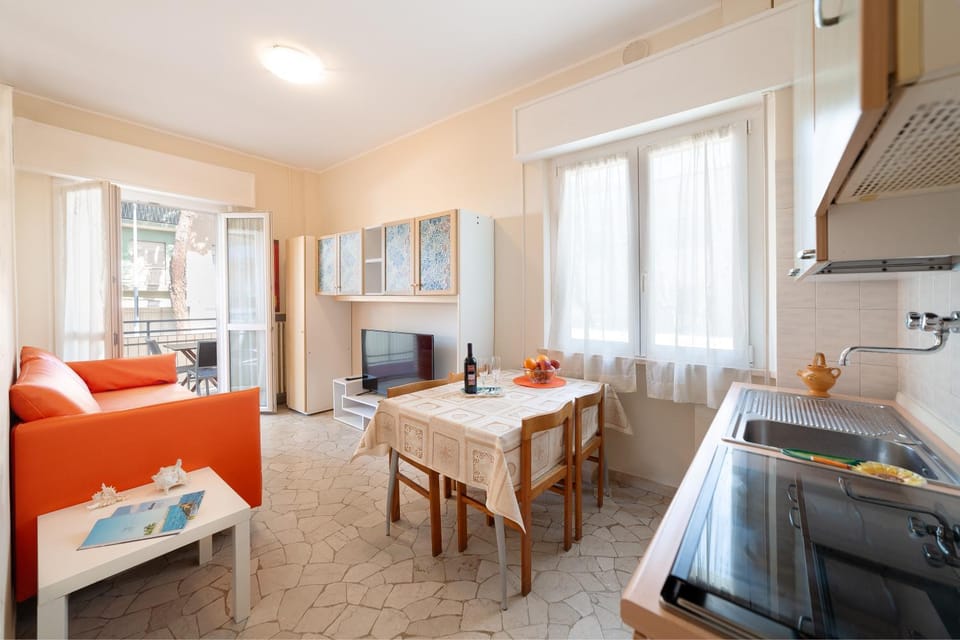 Kitchen or kitchenette, Living room, Dining area