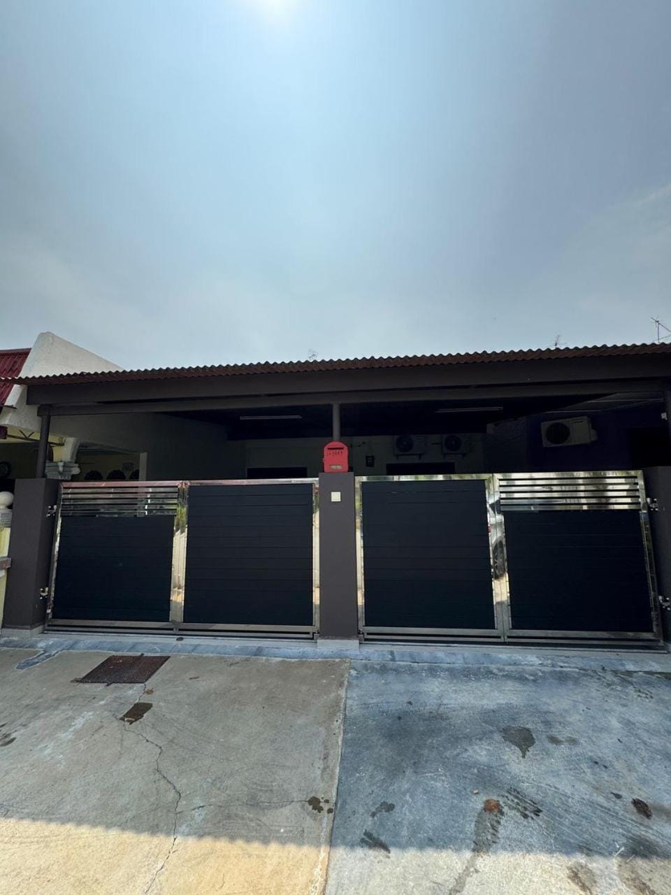 Facade/entrance