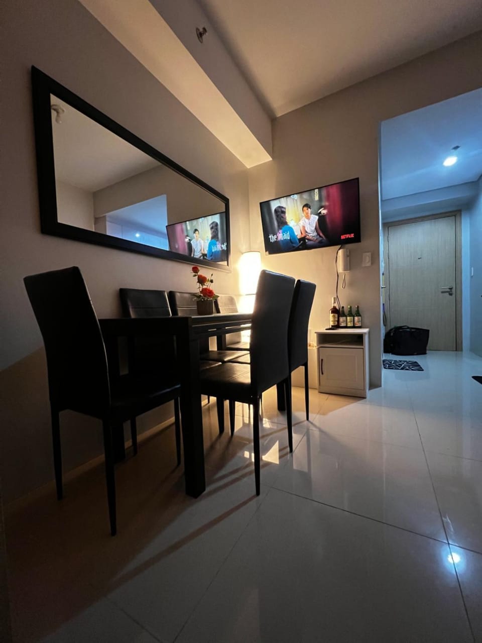 TV and multimedia, Living room, Dining area