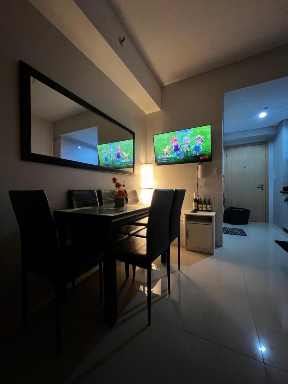 TV and multimedia, Dining area
