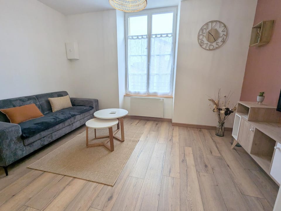Studio calme centre-ville Châteauroux avec parking - FR-1-591-725 Apartment in Centre-Val de Loire