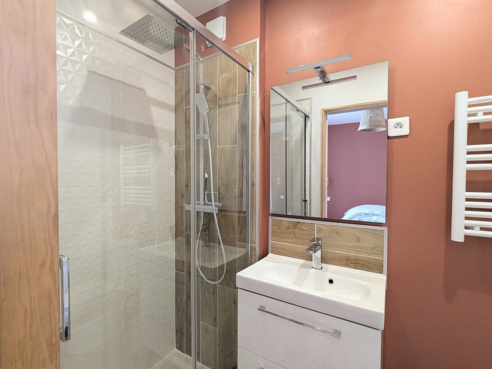 Studio calme centre-ville Châteauroux avec parking - FR-1-591-725 Apartment in Centre-Val de Loire