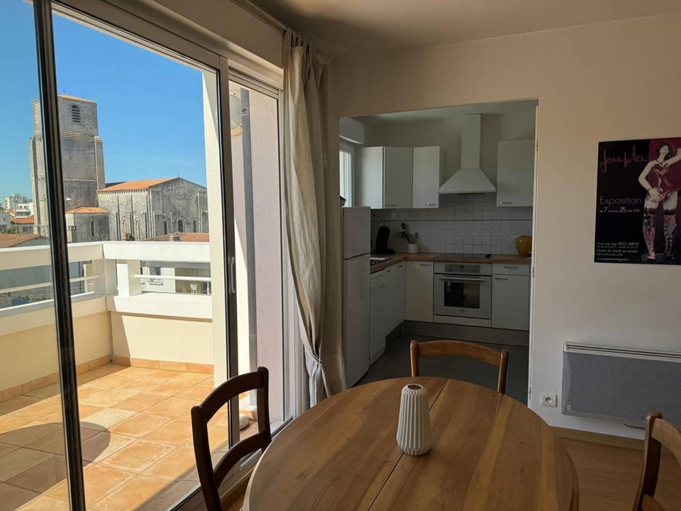 Royan : Appartement 47m², Balcon, Parking privé, Ascenseur - FR-1-738-48 Apartment in Royan