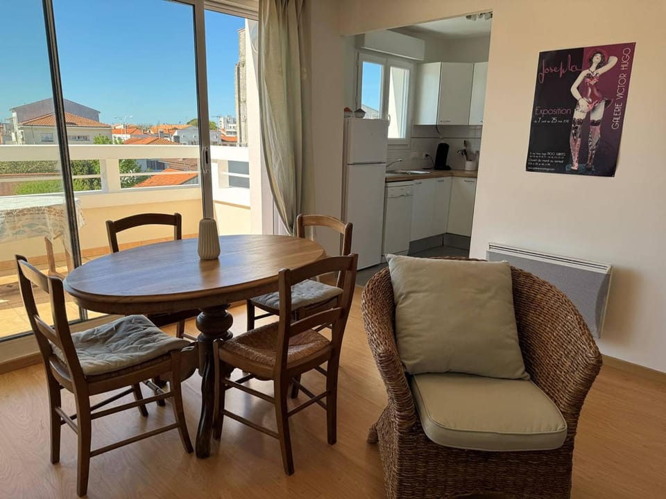 Royan : Appartement 47m², Balcon, Parking privé, Ascenseur - FR-1-738-48 Apartment in Royan