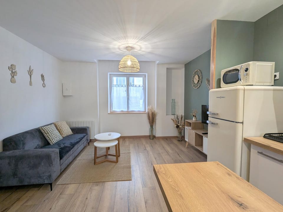Studio moderne et calme avec parking à Châteauroux Apartment in Centre-Val de Loire