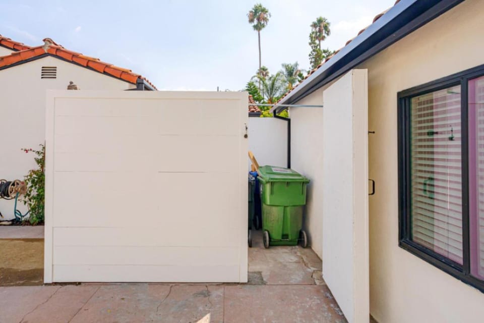 Property building, Day