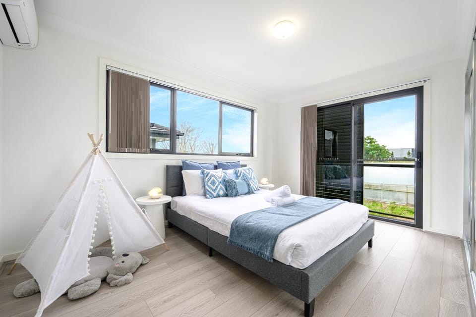 Entire home in Austral, Australia Villa in Sydney