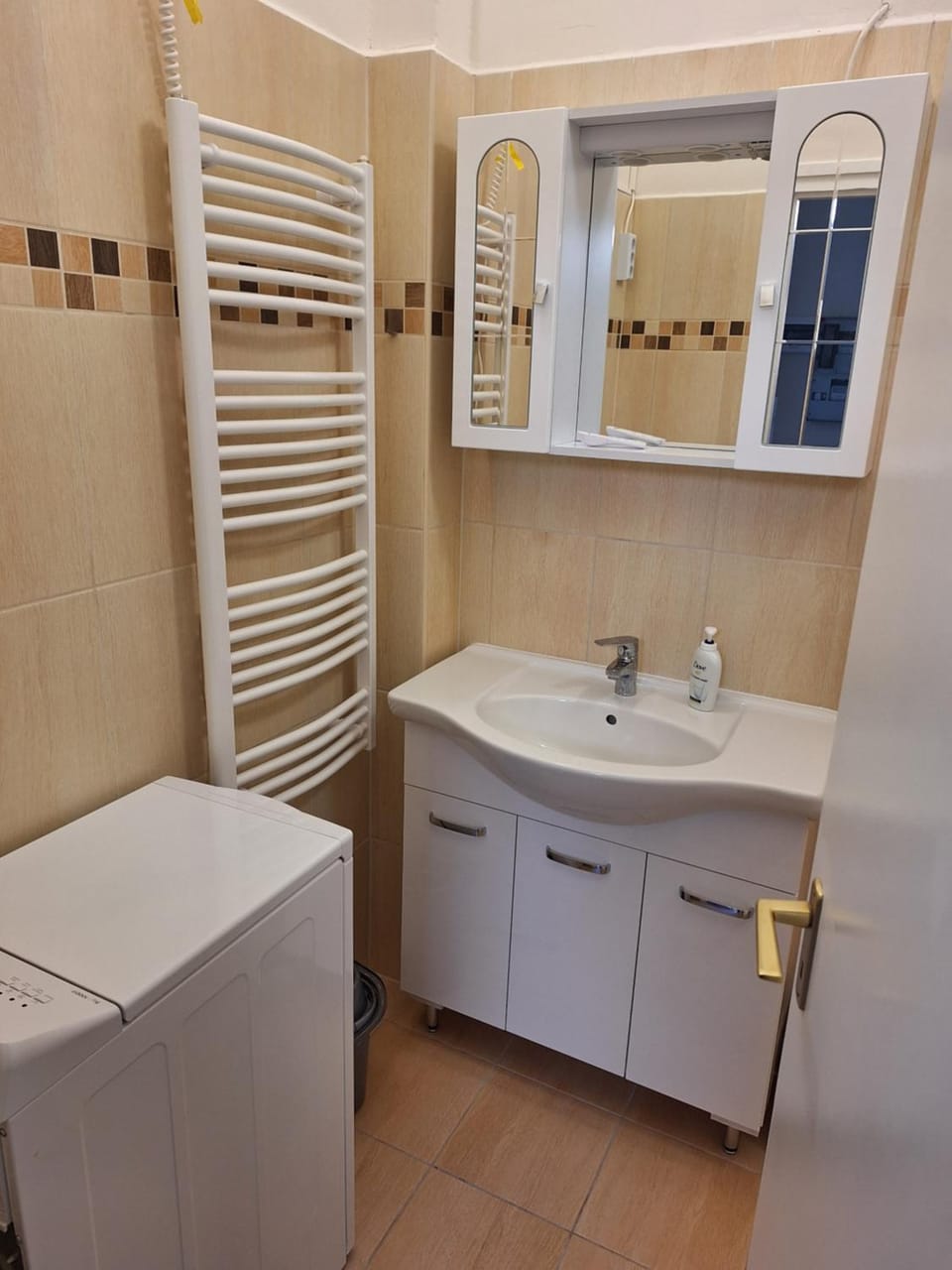 Lofty Apartment with Free Garage near the Gozsdu Courtyard Apartment in Budapest
