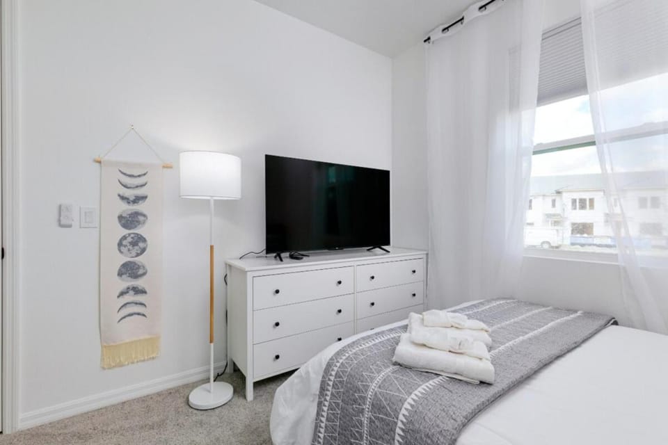 Modern Disney Retreat, 5BR Magic Home House in Four Corners