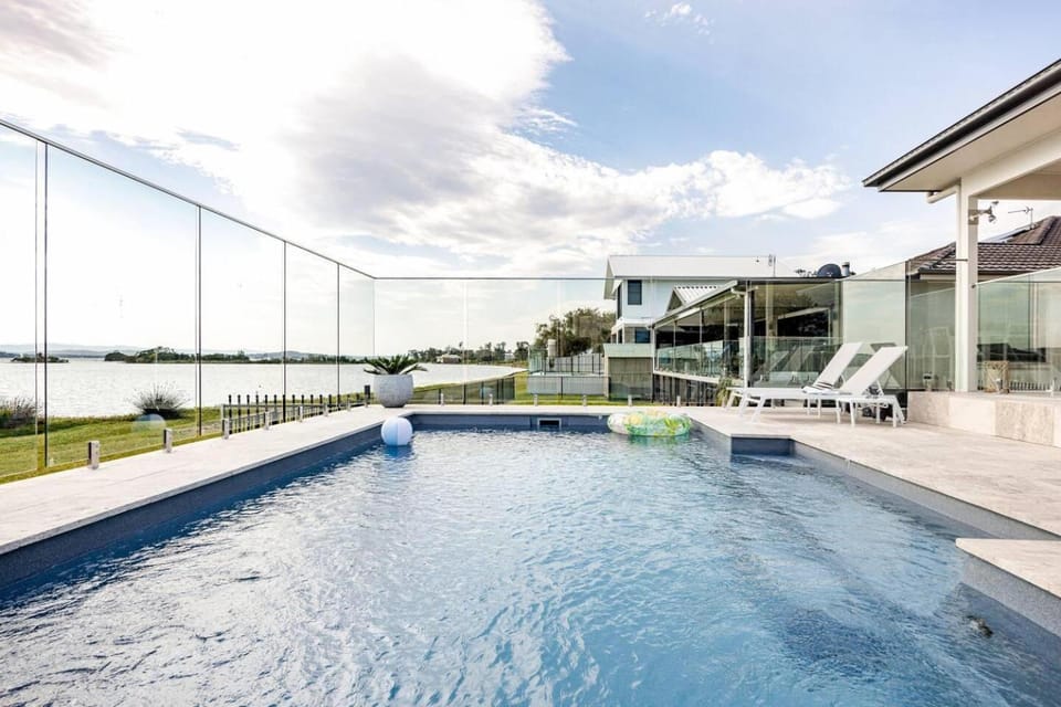 Sunset Lakefront House in Swansea