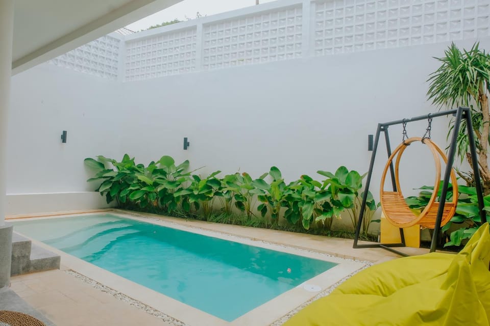 Swimming pool, Swimming pool