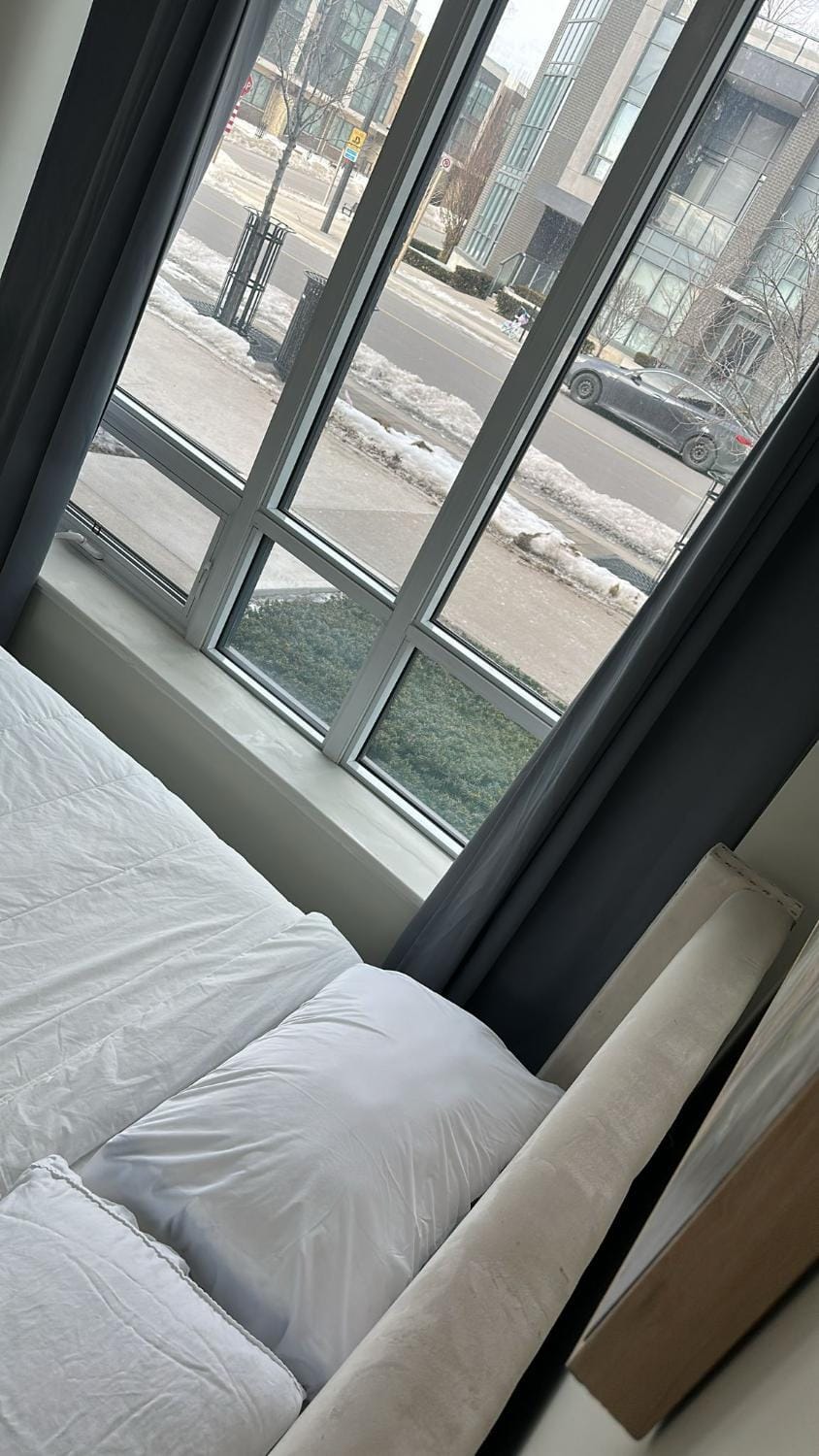 Private Cozy Room Apartment in Brampton