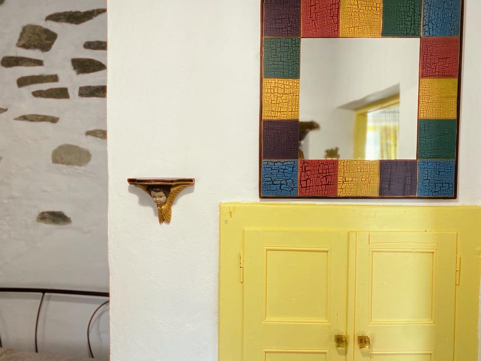 Astrogonio House House in Milos