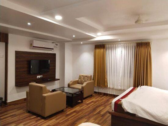 Hotel Vaishnavi Grand Hotel in Telangana