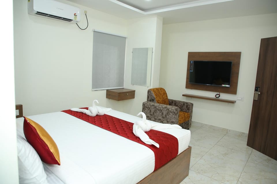Photo of the whole room, Bedroom