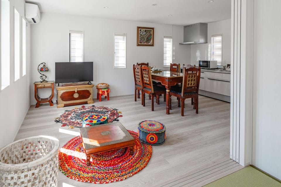 Living room, Seating area, Dining area