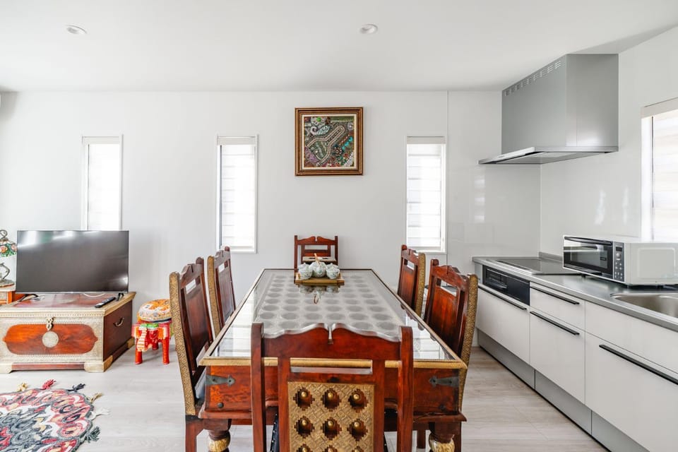 Seating area, Dining area