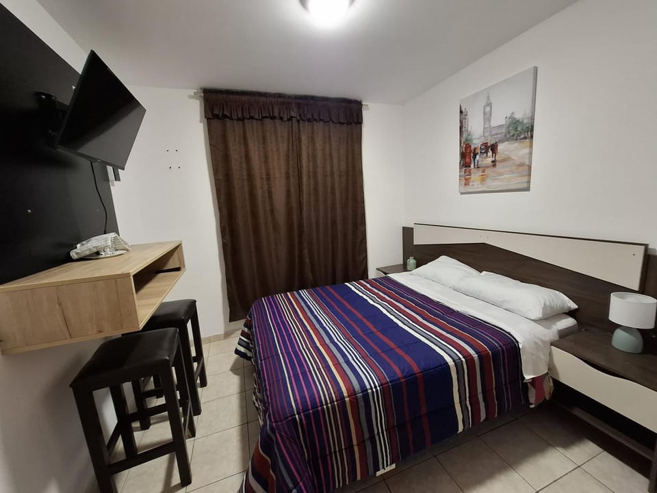 Wayki House Hostal Bed and Breakfast in Ica