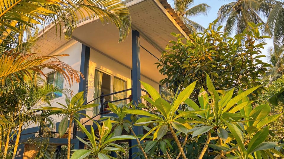 Garden Retreat Soft mattress 7min beach 300MBit WiFi House in Ko Pha-ngan Sub-district
