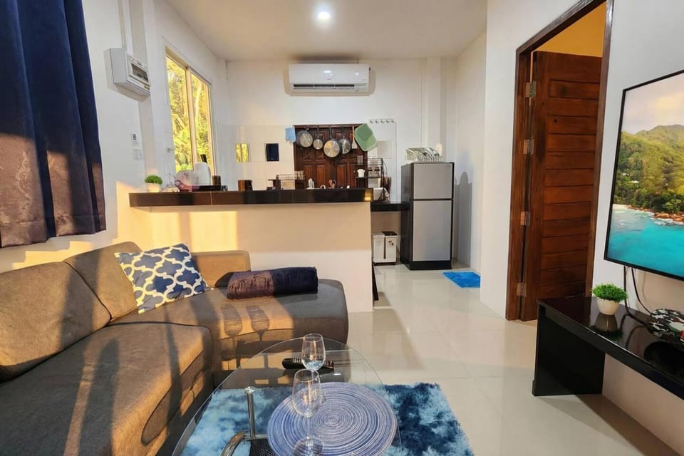 Garden Retreat Soft mattress 7min beach 300MBit WiFi House in Ko Pha-ngan Sub-district