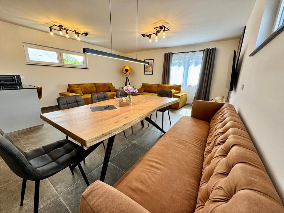 Living room, Seating area, Dining area
