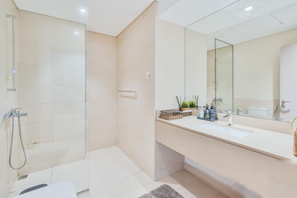 AlHana Bay Retreat- Yas Island Apartment in Abu Dhabi