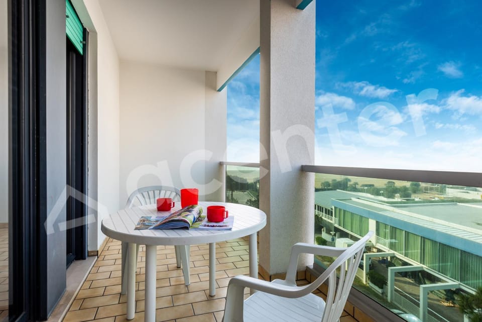 View (from property/room), Balcony/Terrace