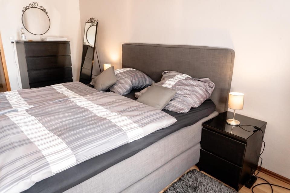 Bed, Photo of the whole room, Bedroom