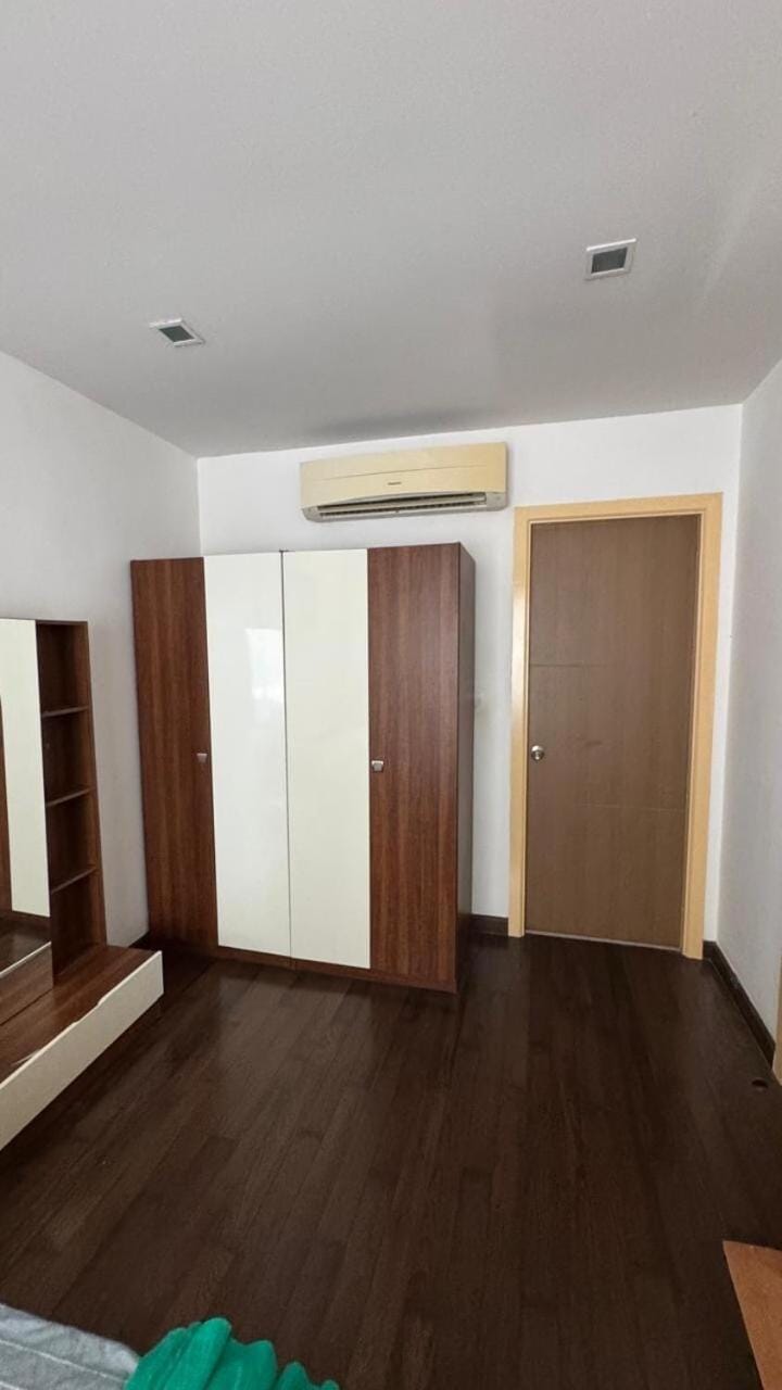 Bedroom, wardrobe
