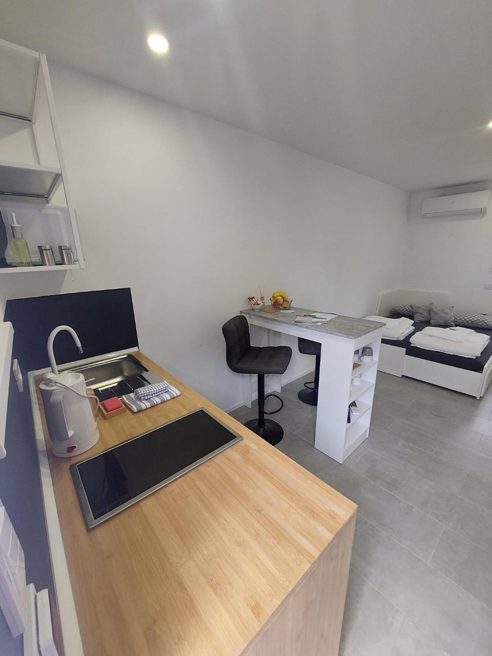 Bed, Seating area, Bedroom, kitchen