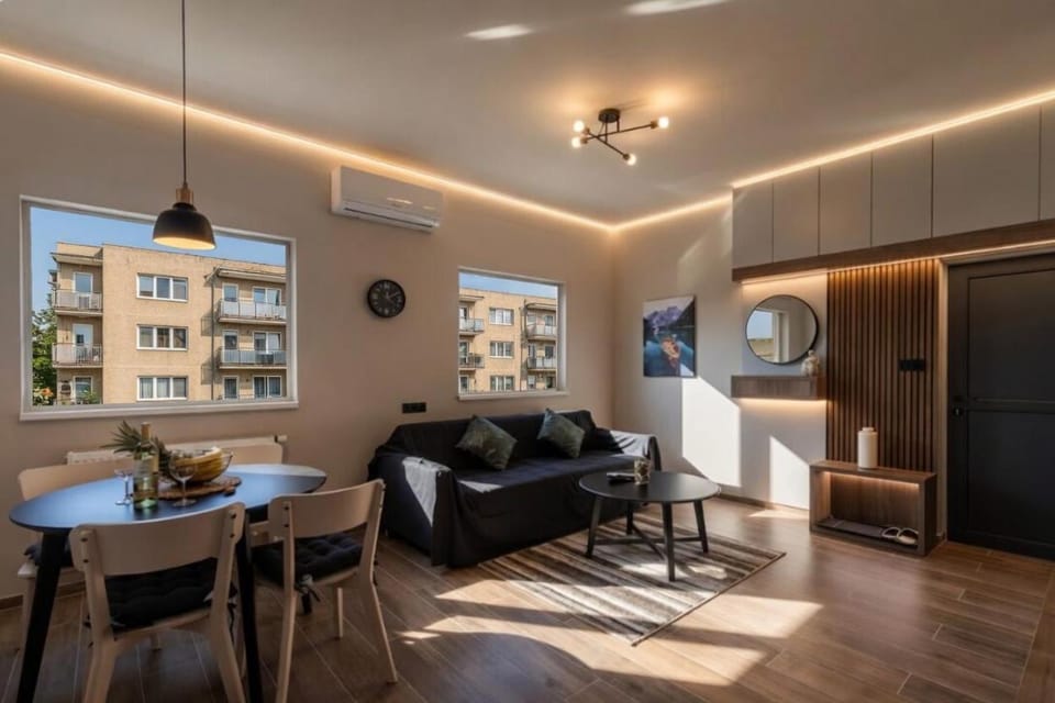 Elegant Noir APT, 1BDR Apartment in City of Zagreb