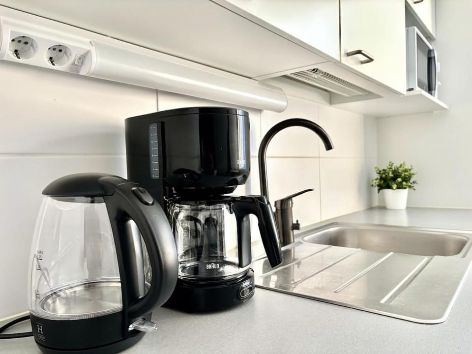 Coffee/tea facilities, Kitchen or kitchenette
