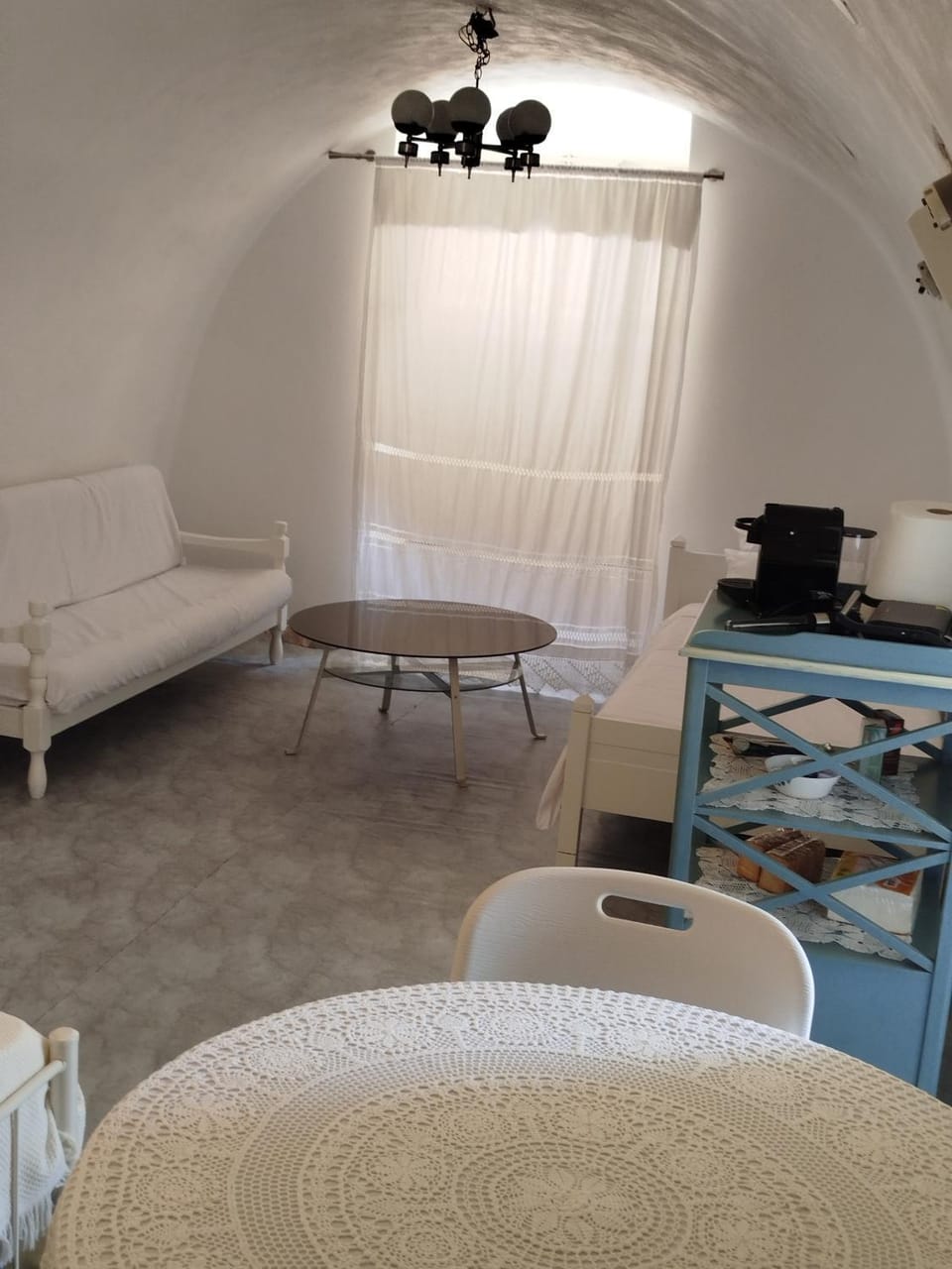 Bed, Photo of the whole room, Seating area, Bedroom