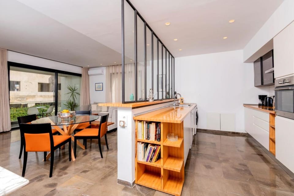 Kitchen or kitchenette, Living room, Decorative detail, Dining area