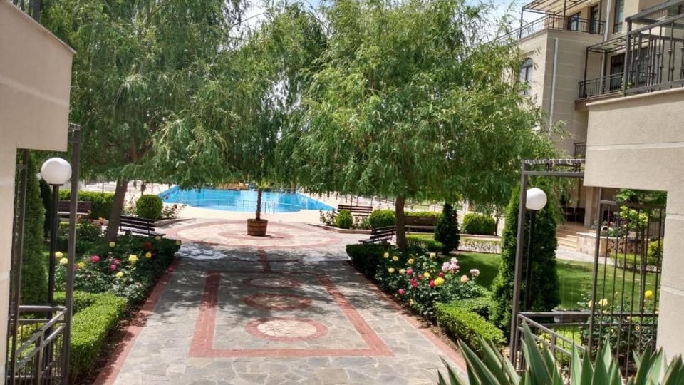 Property building, Garden view, Pool view