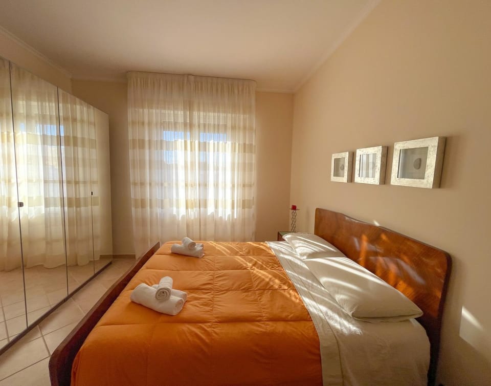 Bed, Photo of the whole room, Bedroom, towels, wardrobe