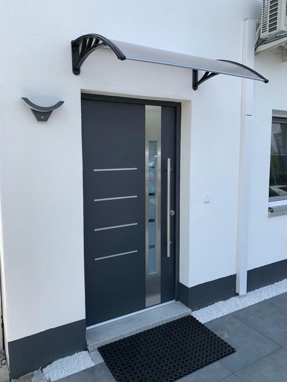 Facade/entrance