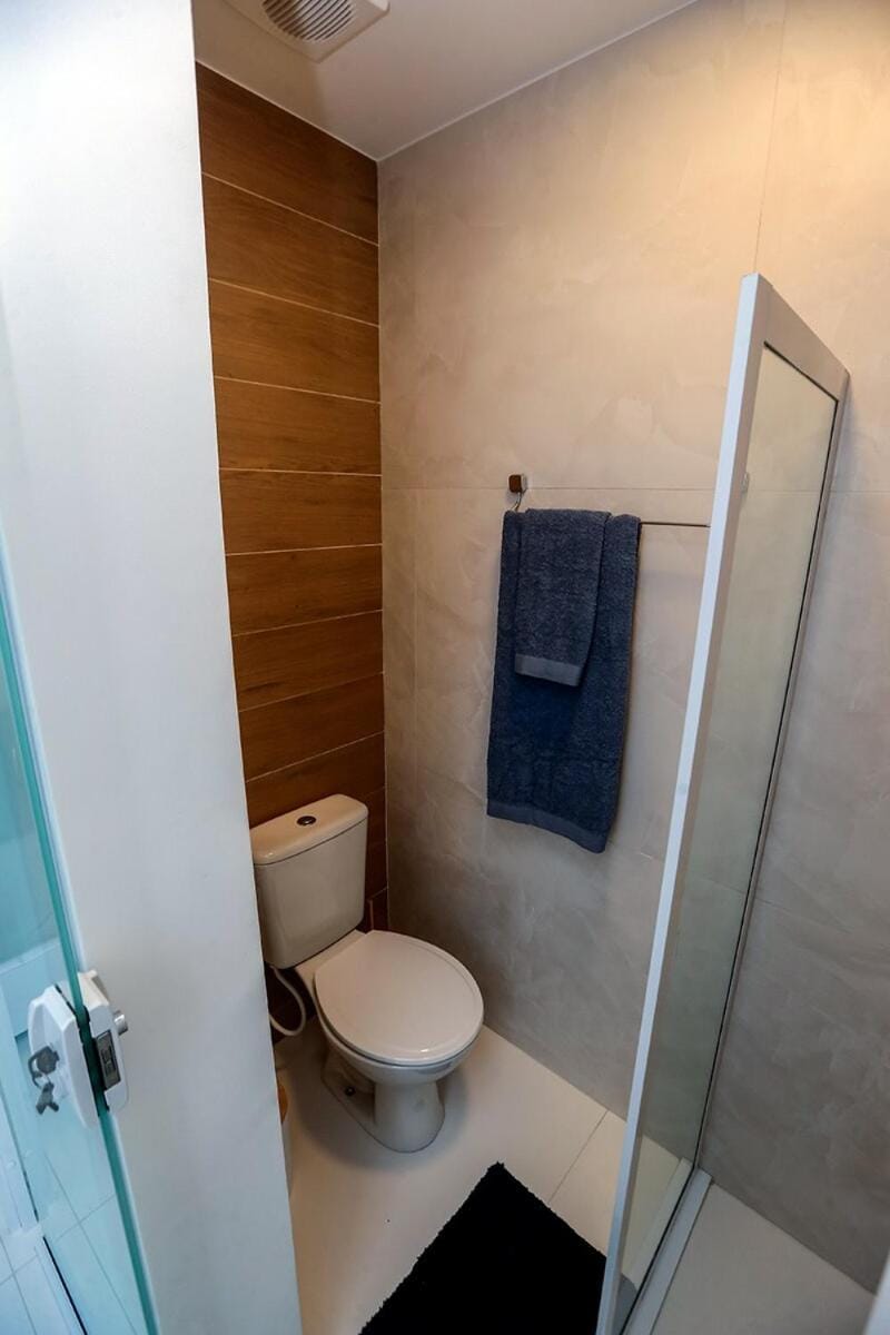 Shower, Bathroom, towels